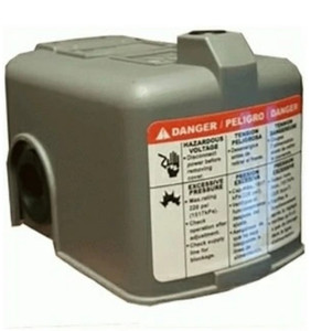 کلید اتومات پمپ آب مدل اسکواردی اصل