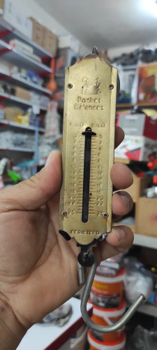 ترازو آنالوگ آویز دستی ۲۵ کیلوگرمی پوکت